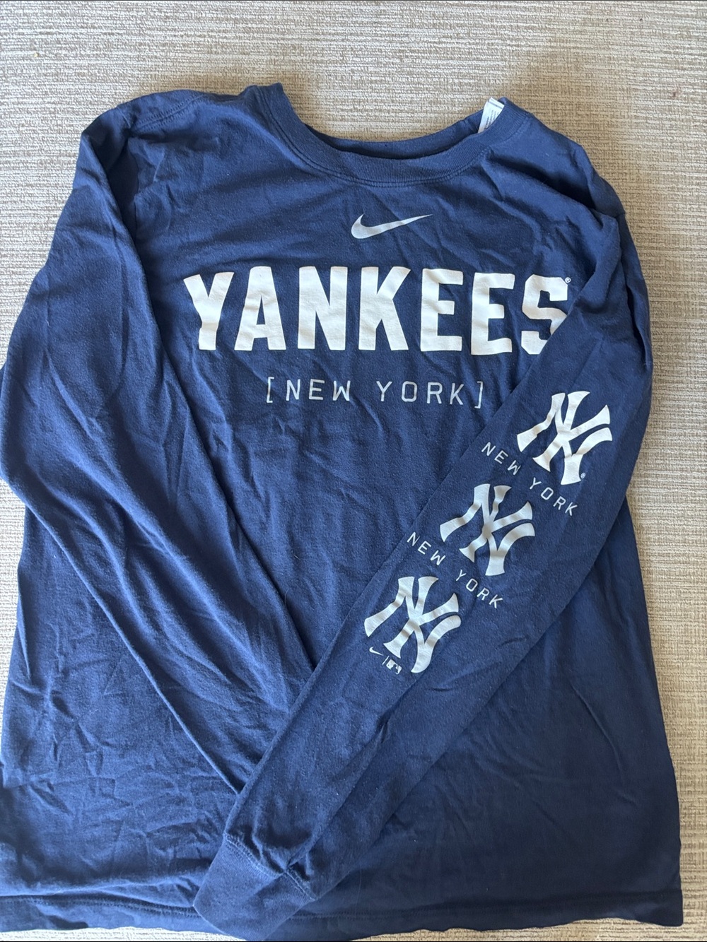 Nike Navy Long-Sleeve Yankees Graphic Tee